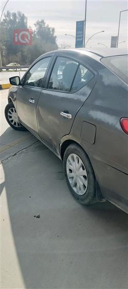 نيسان فيرسا